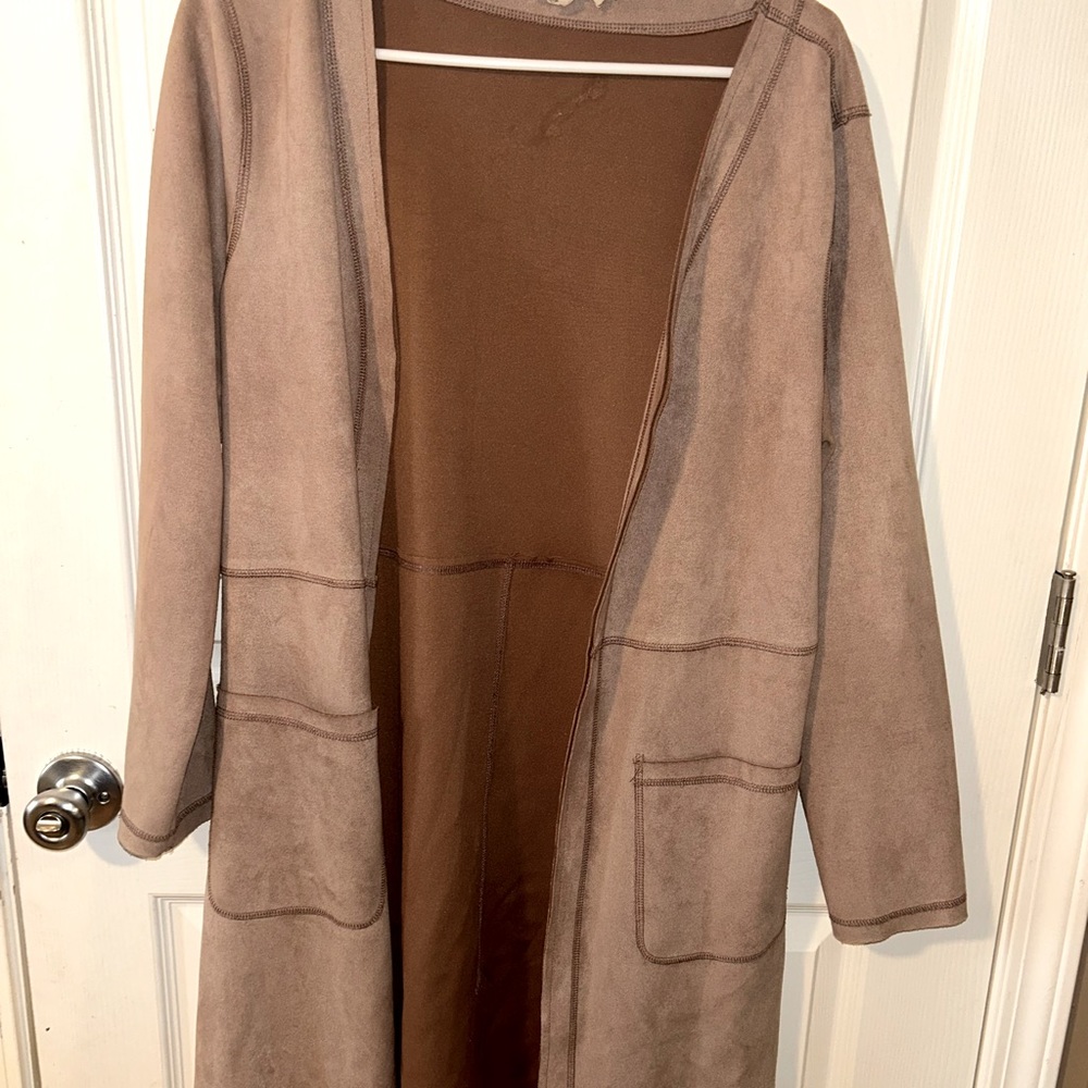 Suit Jacket. Light weight. Size Large. Color Tan.